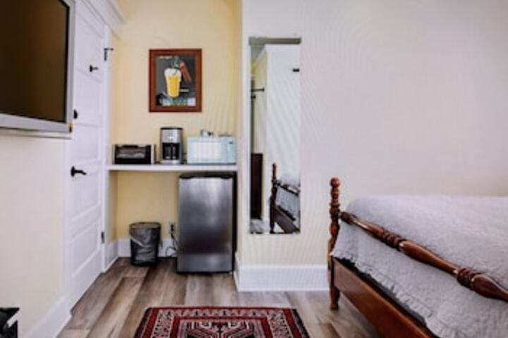 Room 115 of 252