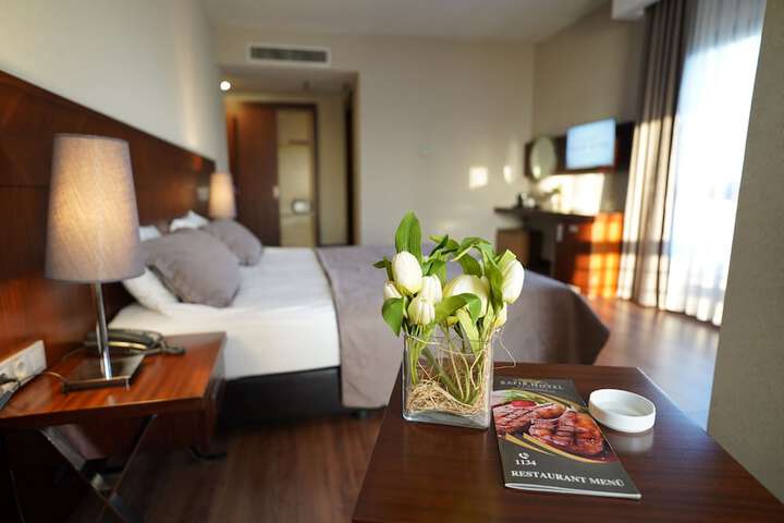 Room 5 of 23