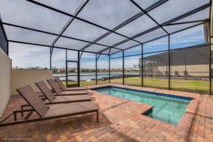 Pool 81 of 160