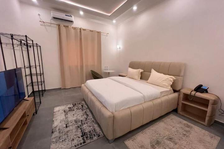 Room 12 of 22