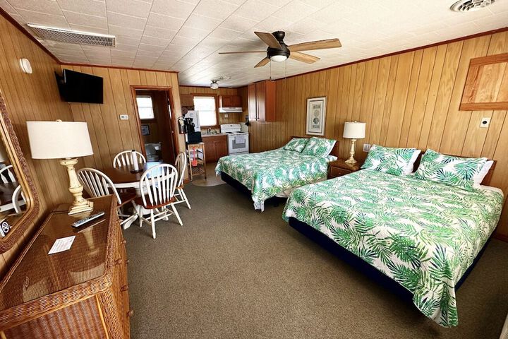 Room 33 of 123