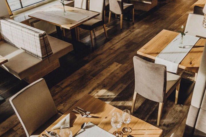 Dining 118 of 128