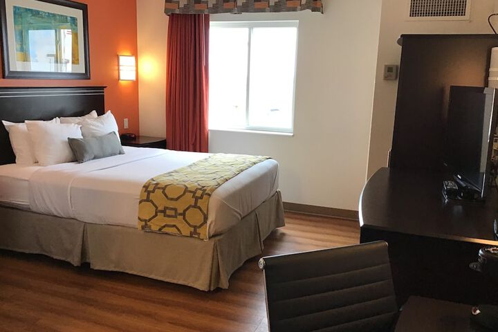 Room 11 of 36