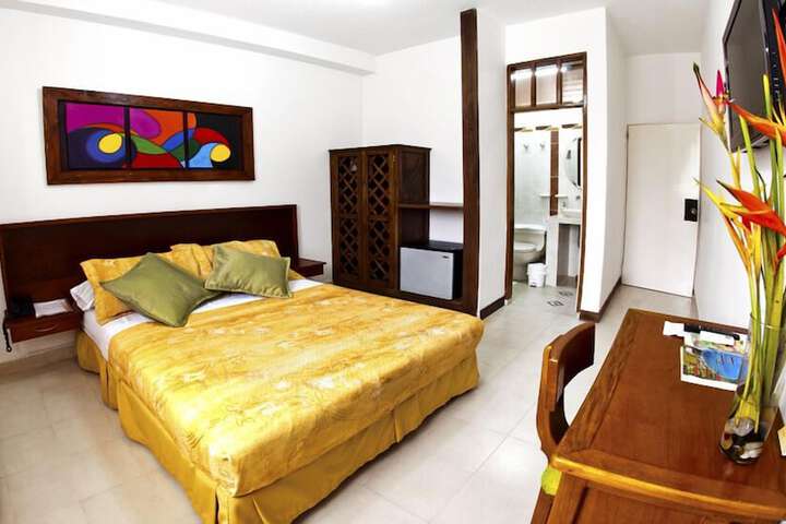 Room 4 of 13