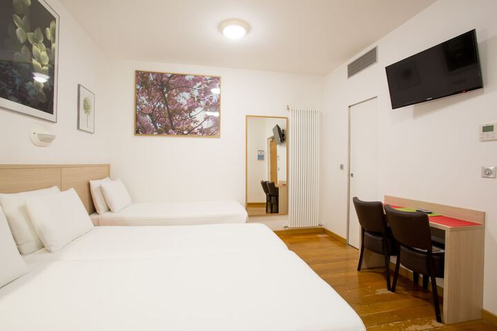 Room 16 of 43