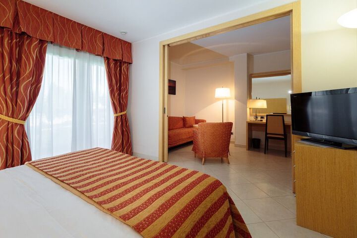 Room 10 of 49