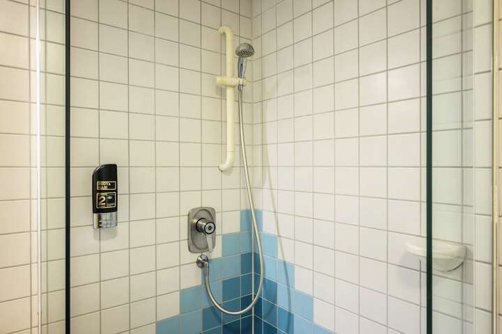 Room 60 of 118