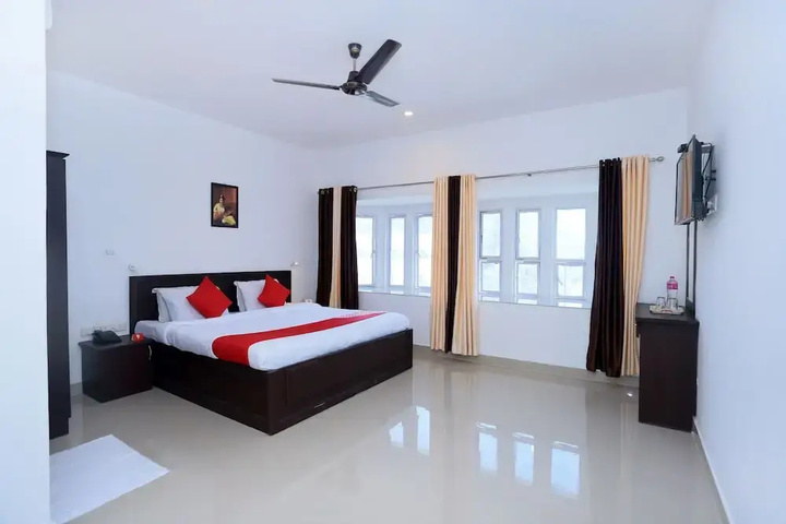 Room 5 of 13