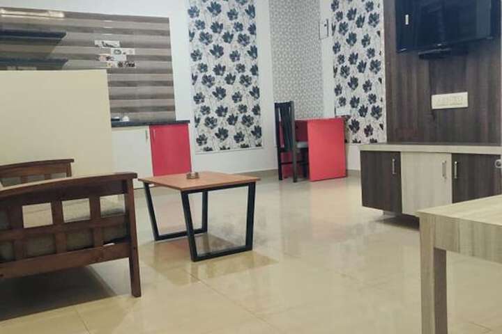 Room 9 of 36