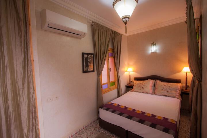 Room 5 of 68