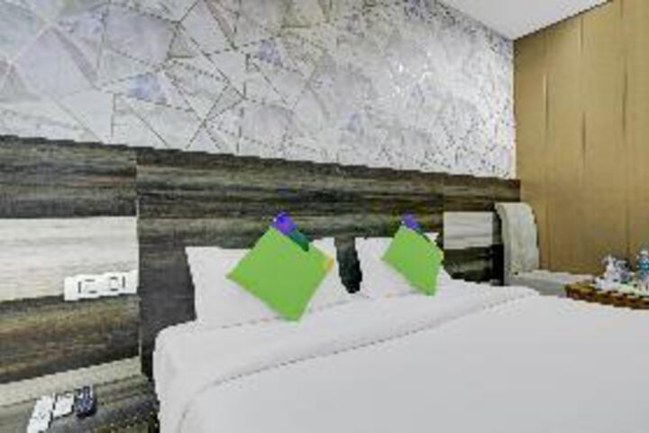 Room 18 of 39