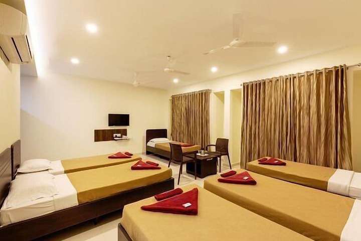 Room 4 of 12