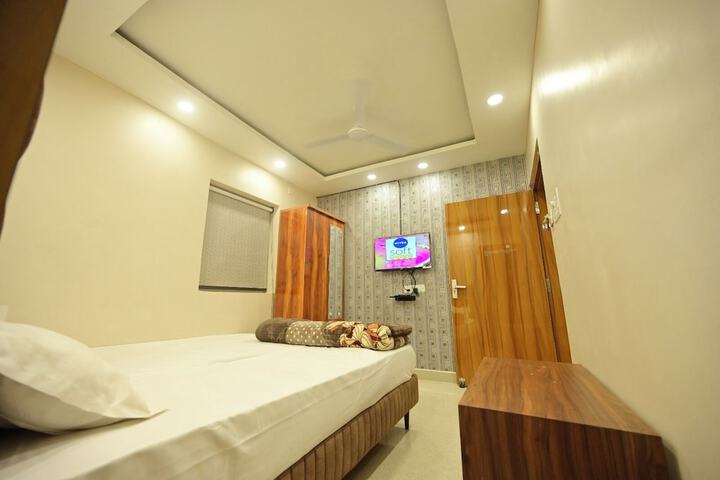 Room 44 of 90