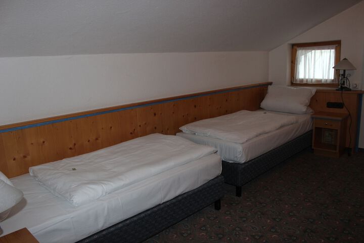 Room 3 of 36
