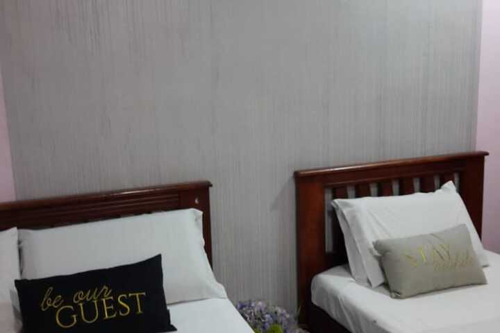Room 33 of 97