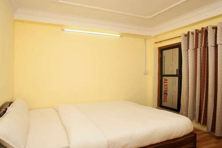Room 4 of 11