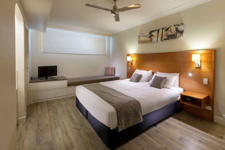 Room 5 of 26
