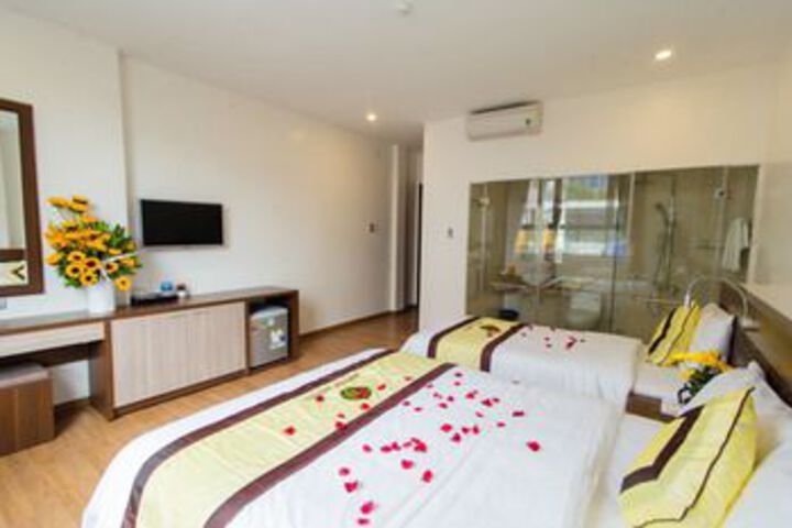 Room 16 of 21