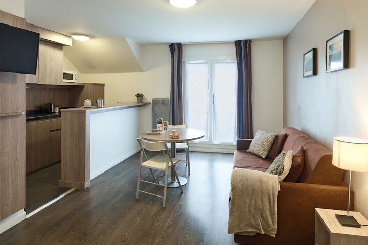 Room 12 of 21