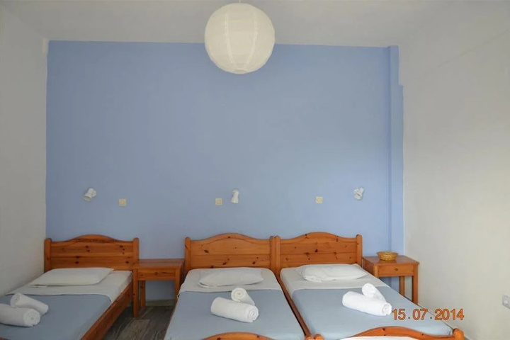 Room 2 of 10