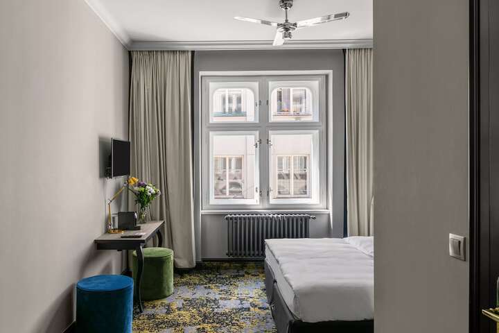 Room 13 of 50