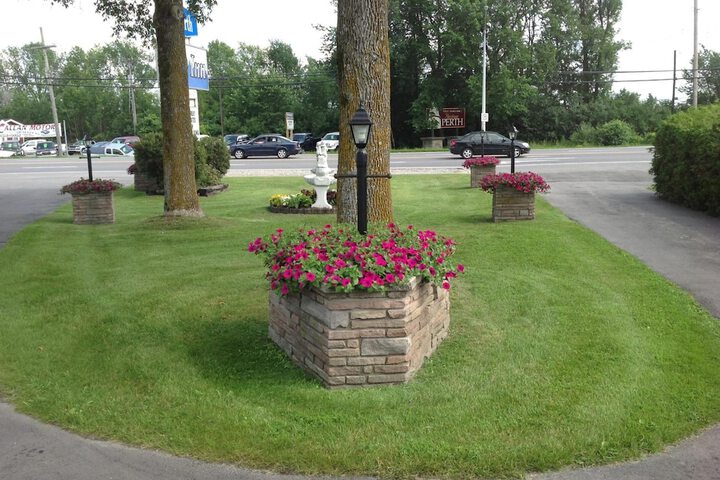 Property Grounds 21 of 39