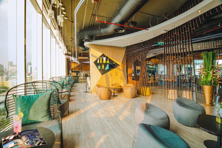 Entrance & Lobby