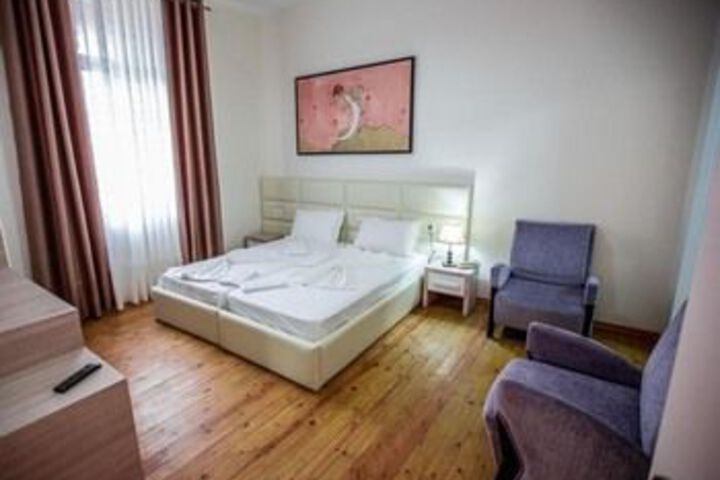 Room 18 of 52
