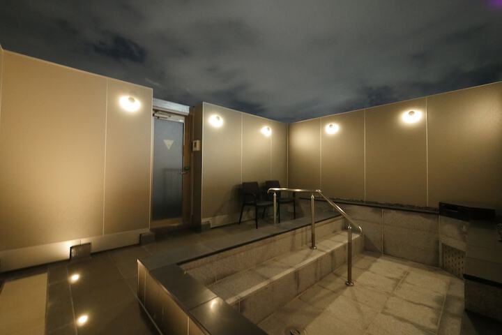 Room 21 of 25