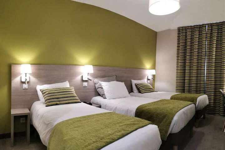 Room 10 of 20