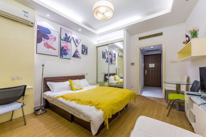 Room 72 of 94