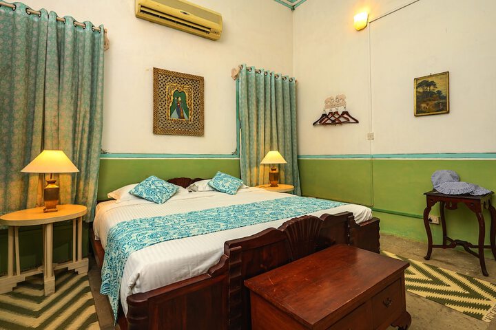 Room 12 of 46