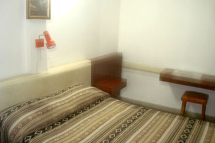 Room 15 of 26