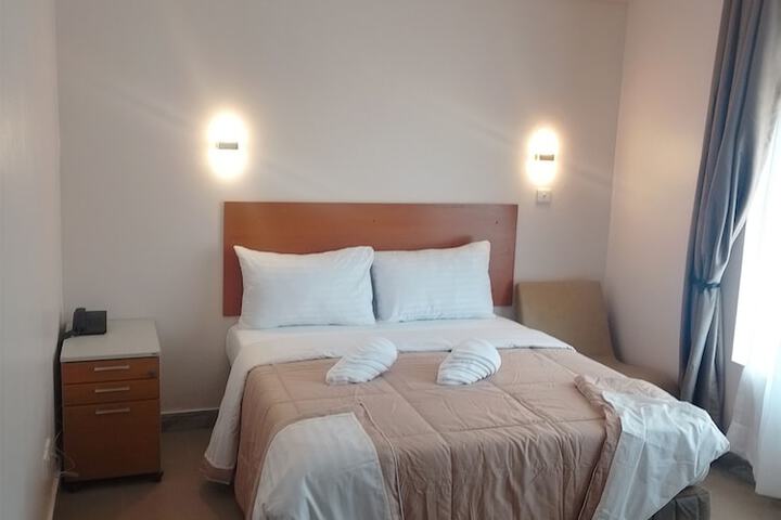 Room 3 of 9