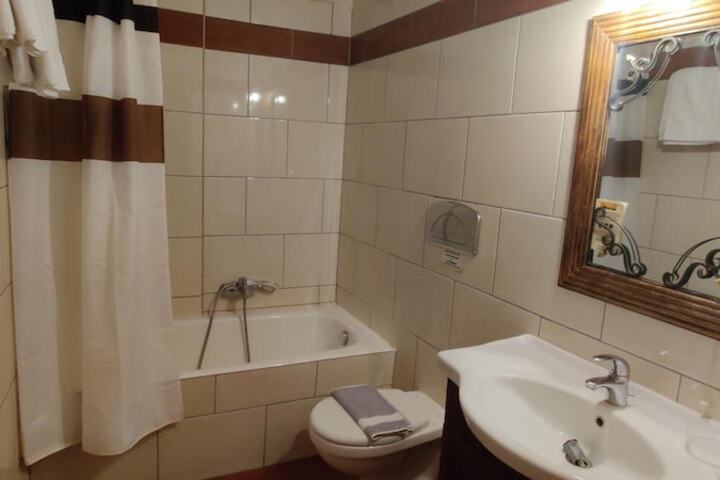 Room 14 of 49