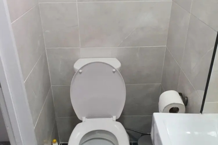 Room 8 of 10