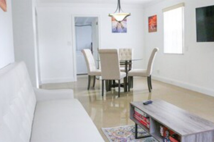 Room 9 of 25