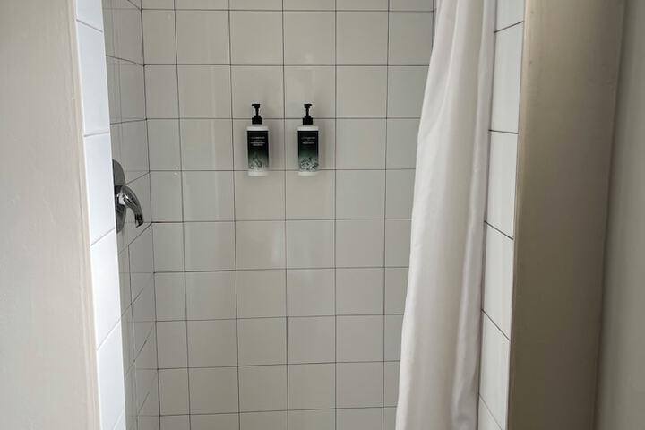 Room 52 of 67