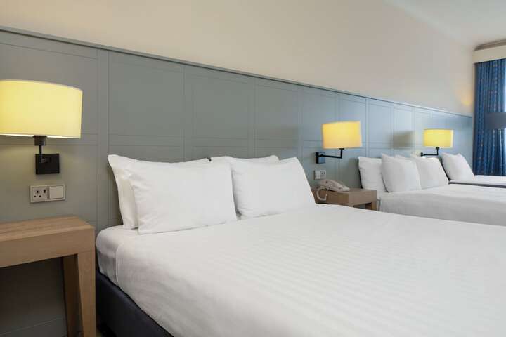 Room 36 of 100
