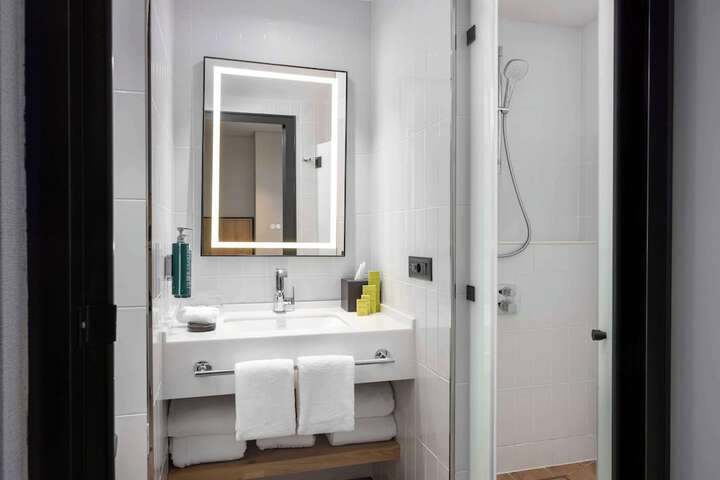 Room 40 of 62