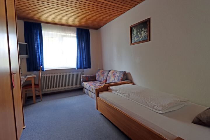 Room 43 of 121