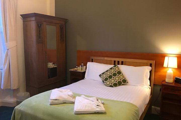 Room 7 of 35