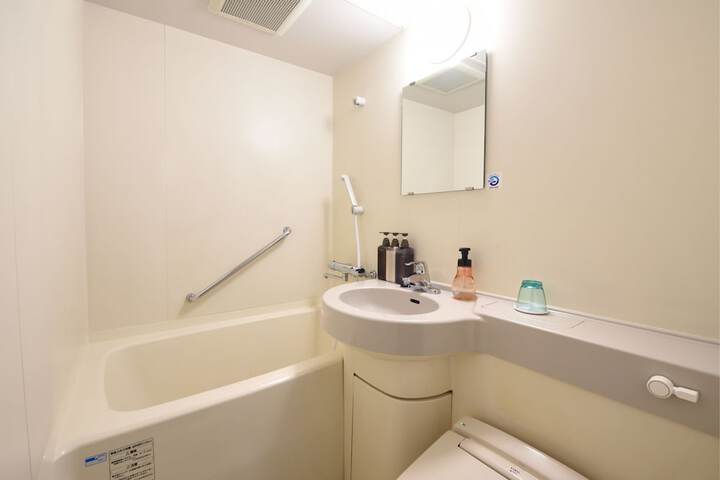 Room 16 of 27