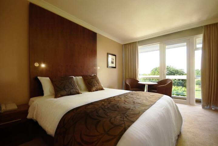 Room 5 of 42