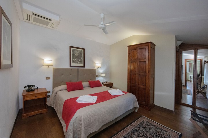 Room 10 of 185