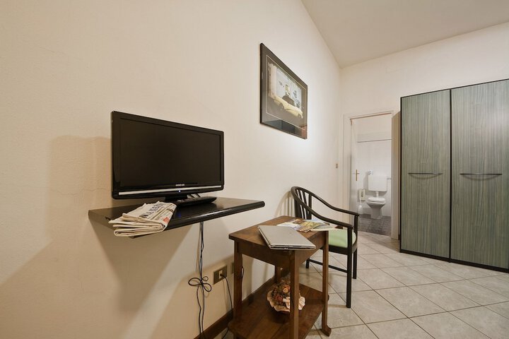 Room 16 of 41