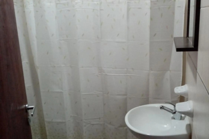 Room 5 of 8