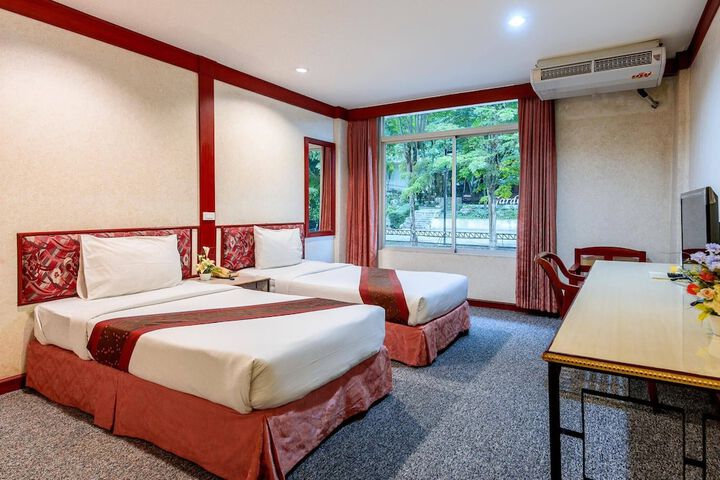 Room 3 of 16