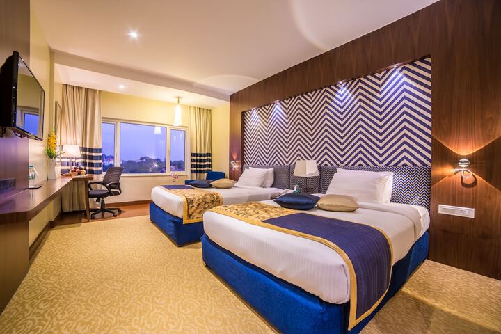 Room 5 of 120