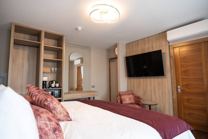 Room 11 of 25